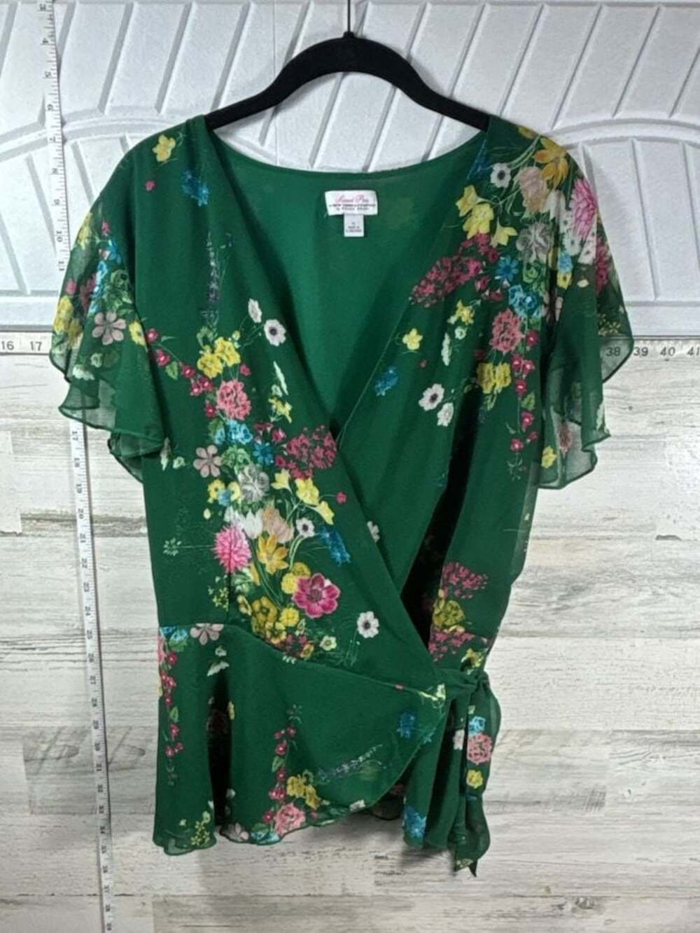 Sweet Pea by Stacy Frati Green Floral Short Sleeve Wrap Top Size XL